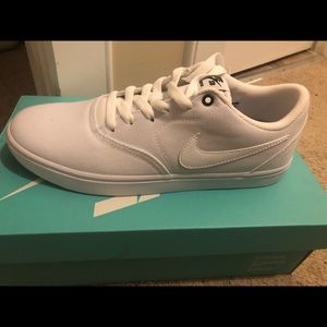 Brand New Women’s Nike’s